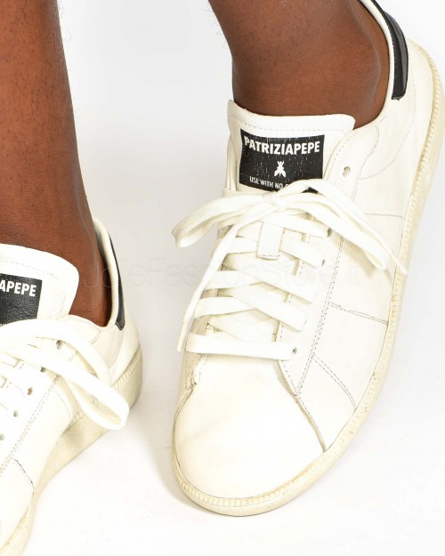 Patrizia Pepe SKIN Sneakers '93 in Nappa Bianca  2Z0063 L150 W101