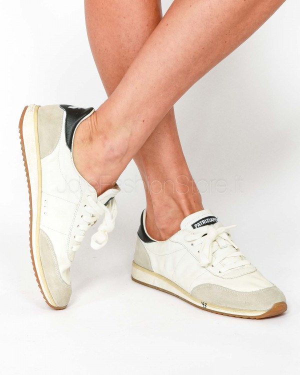 Patrizia Pepe Sneakers Running SKIN '93 in Nappa White  2Z0074 L150 W101
