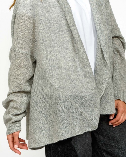 Not Shy Cardigan in Cashmere Grigio Modello Diluvia  DILUVIA GRIS CHINE