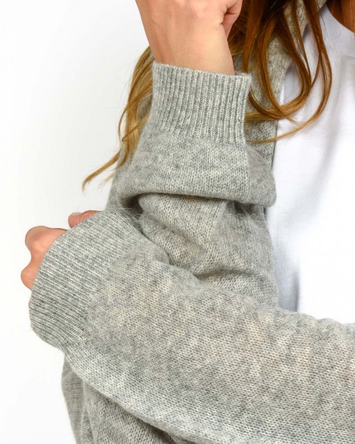 Not Shy Cardigan in Cashmere Grigio Modello Diluvia  DILUVIA GRIS CHINE