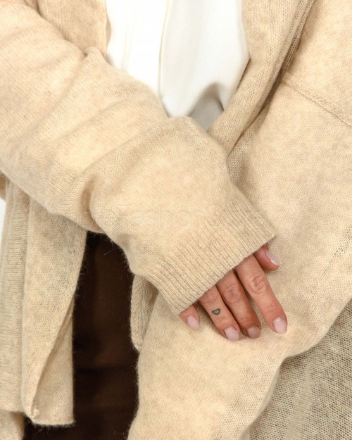 Not Shy Cardigan in Cashmere Beige Modello Diluvia  DILUVIA BEIGE