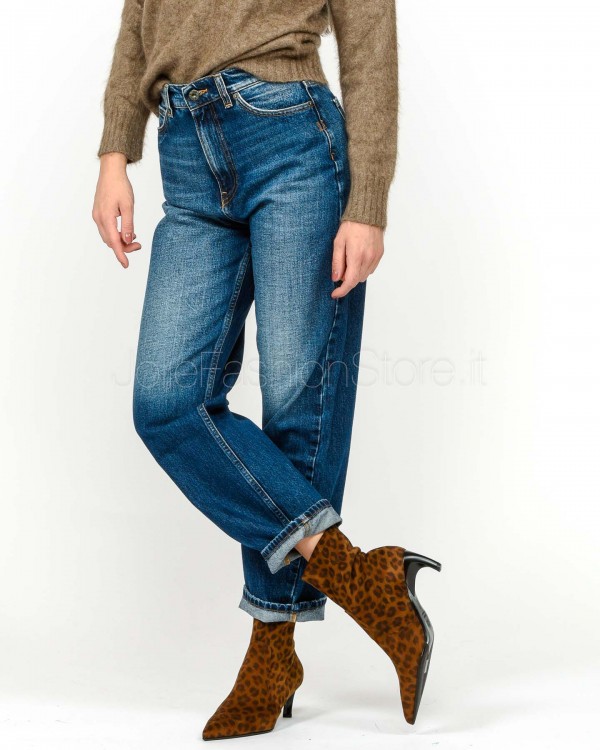 Solo Tre Jeans a Sigaretta...