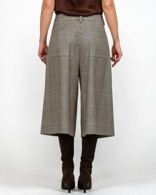 Solo Tre Bermuda Con Piences Caffelatte  M1F0135