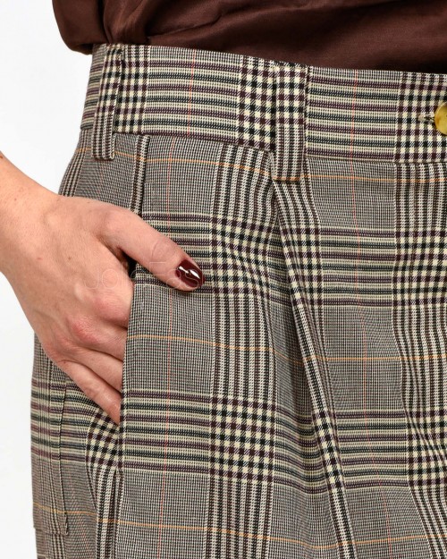 Solo Tre Bermuda Con Piences Caffelatte  M1F0135