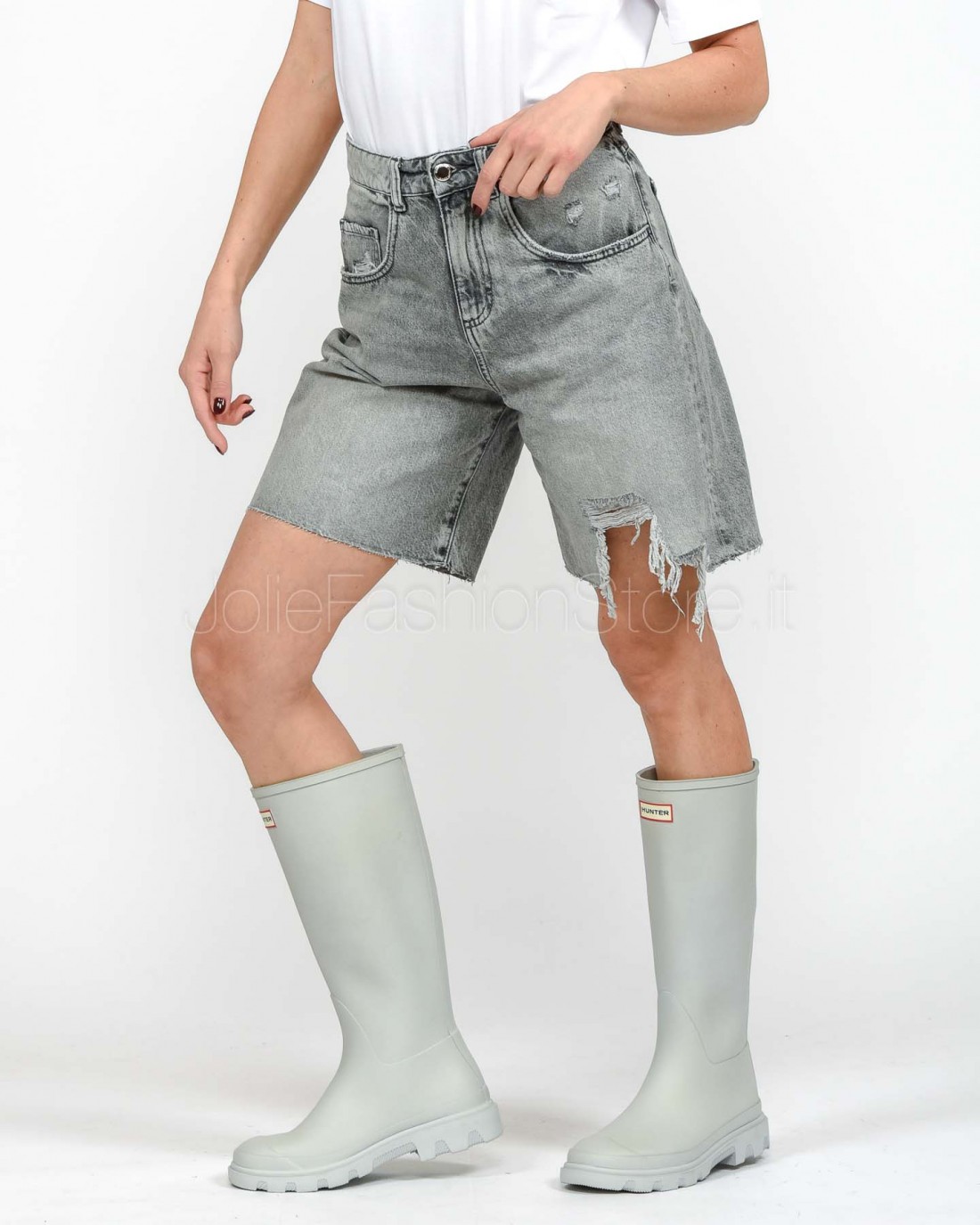 Icon Denim Bermuda Grigio Modello Lea